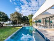 Maison avec piscine en bord de mer