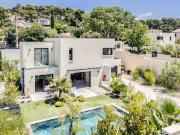 Maison avec piscine en bord de mer