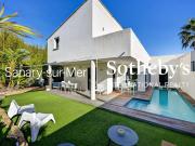 Maison avec piscine en bord de mer