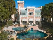 Maison avec piscine en bord de mer