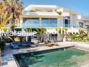 Maison avec piscine en bord de mer