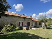 Maison avec piscine et jardin