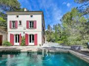 Maison avec piscine et jardin