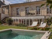 Maison avec piscine et jardin