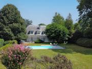 Maison avec piscine et jardin