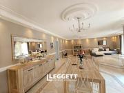 Maison avec piscine et jardin