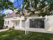 Maison avec piscine et jardin