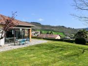 Maison avec piscine et jardin