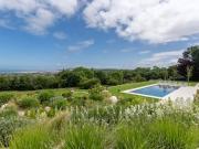 Maison avec piscine et jardin