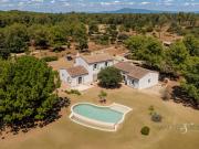 Maison avec piscine et jardin