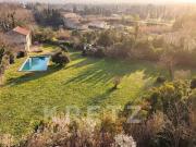 Maison avec piscine et jardin