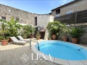 Maison avec piscine et jardin