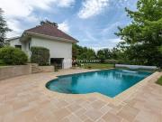 Maison avec piscine et jardin