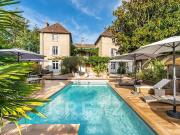 Maison avec piscine et jardin