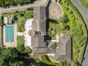 Maison avec piscine et jardin