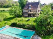 Maison avec piscine et jardin