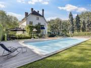 Maison avec piscine et jardin