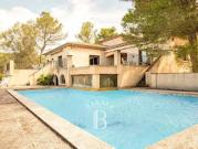 Maison avec piscine et jardin