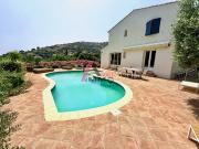 Maison avec piscine et jardin