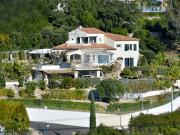 Maison avec piscine et jardin