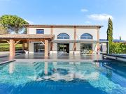 Maison avec piscine et jardin