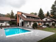 Maison avec piscine et jardin