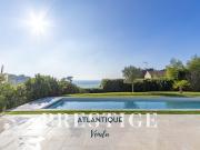 Maison avec piscine et jardin