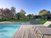 Maison avec piscine et jardin