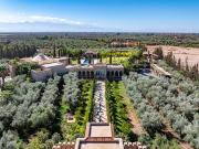 Maison avec piscine et jardin