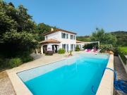 Maison avec piscine et jardin
