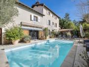 Maison avec piscine et jardin