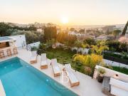 Maison avec piscine et jardin