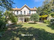 Maison avec piscine et jardin