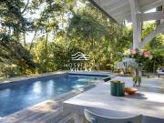 Maison avec piscine et jardin