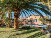 Maison avec piscine et jardin