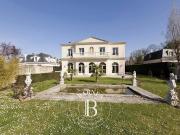 Maison avec piscine et jardin