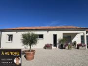 Maison avec piscine et jardin