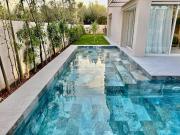 Maison avec piscine et jardin