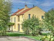 Maison avec piscine et jardin