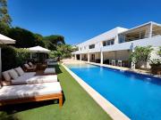 Maison avec piscine et jardin