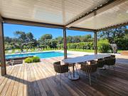 Maison avec piscine et jardin