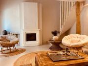 Maison avec piscine et jardin