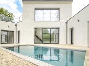 Maison avec piscine et jardin