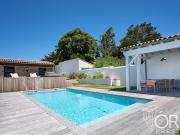 Maison avec piscine et jardin