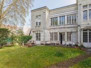 Maison avec piscine et jardin