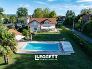 Maison avec piscine et jardin