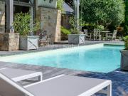 Maison avec piscine et jardin