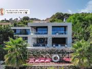 Maison avec piscine et jardin