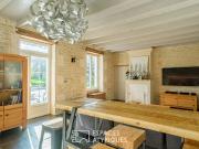 Maison avec piscine et jardin