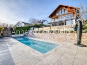 Maison avec piscine et jardin